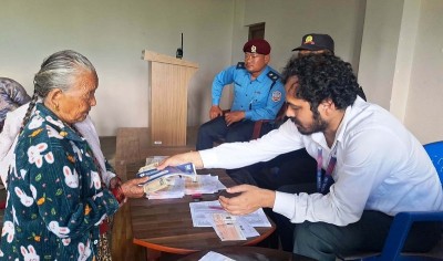 सामाजिक सुरक्षाभत्ता वितरण शिविरबाट ५८२ लाभान्वित   